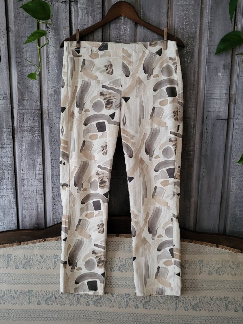 Joseph Ribkoff Jeans Abstract Brushstroke Cropped Ankle Pants